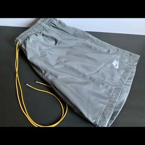 Nike Men’s Sportswear Woven Shorts (Medium)